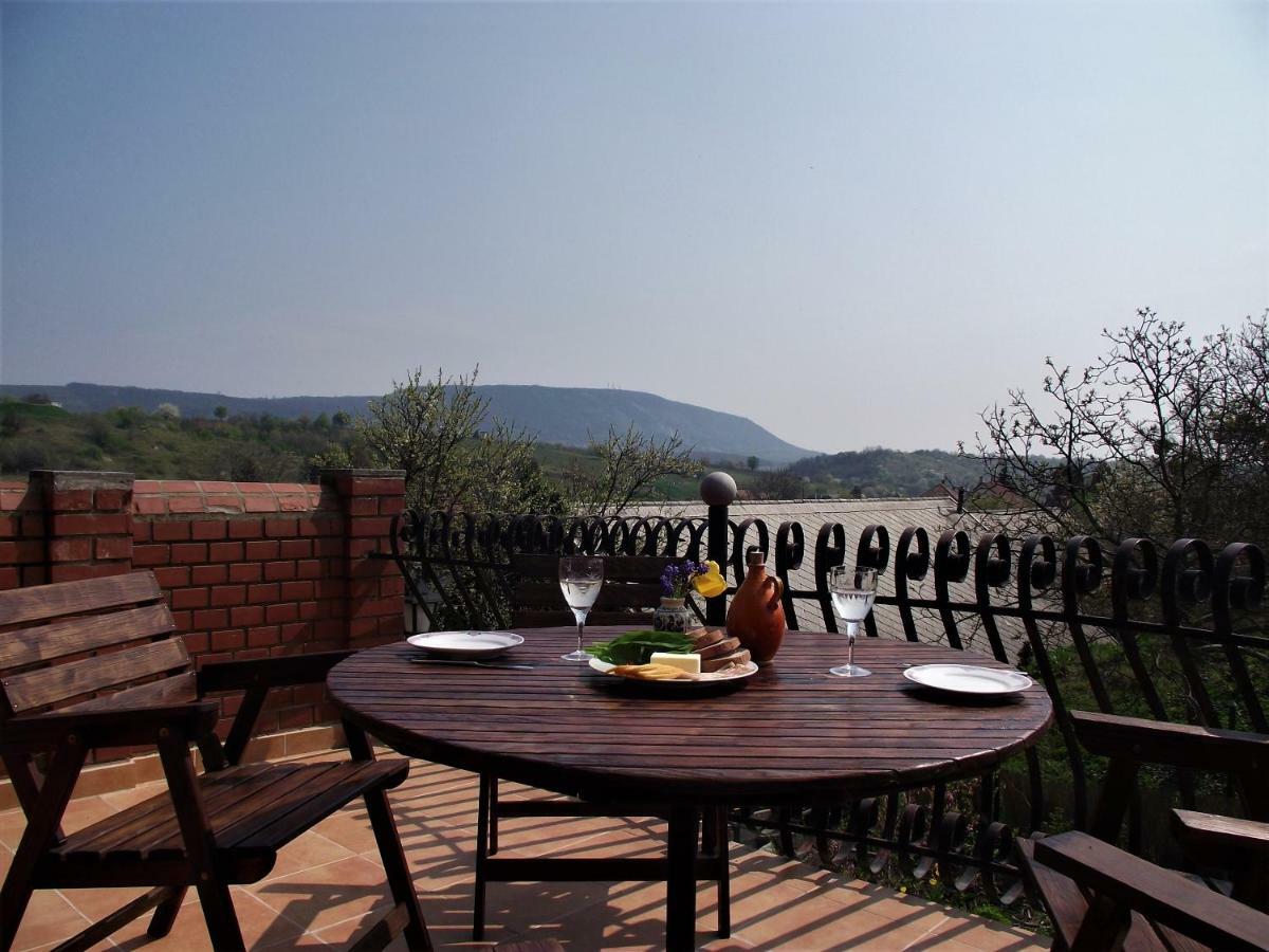 Panorama Apartman Mor Exterior photo